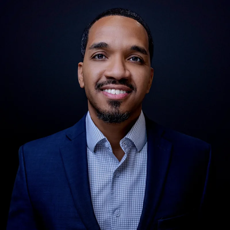 Headshot — Dr. Jamie Davis