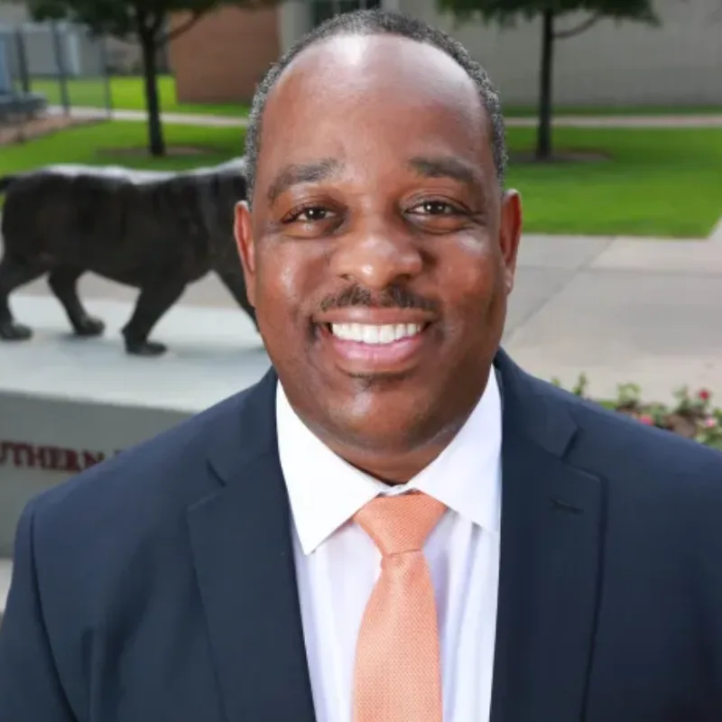 Headshot — Dr. Howard Henderson